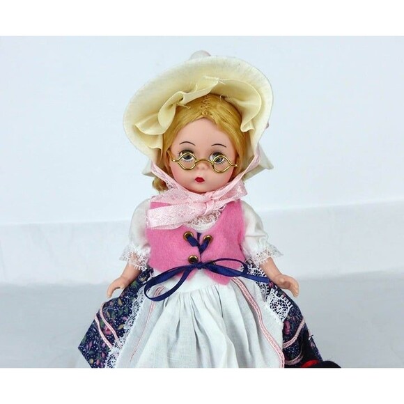 Madame Alexander Mother Goose with Goose 8" Doll 11620 w Stand 1997 - Picture 2 of 12